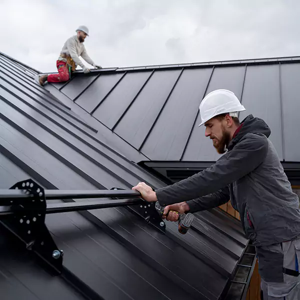 Why Niles Property Owners Choose Niles Roofing Contractors for Metal Roof Repair?