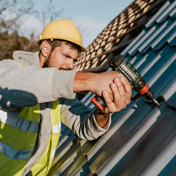 Why Niles Property Owners Choose Niles Roofing Contractors for Metal Roof Replacement?